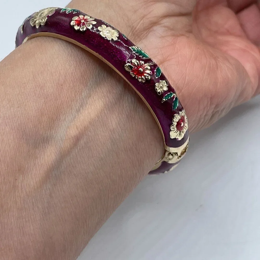 Jiu Long Xing Purple Enamel Floral Hinged Gold Tone Bangle Bracelet 2.25